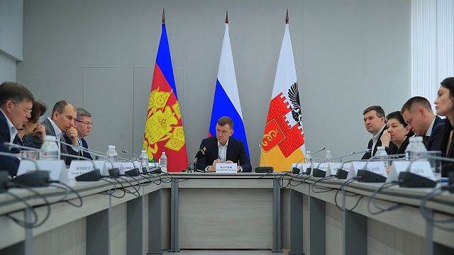 На игровых и спортплощадках установят типовое оборудование в Краснодаре