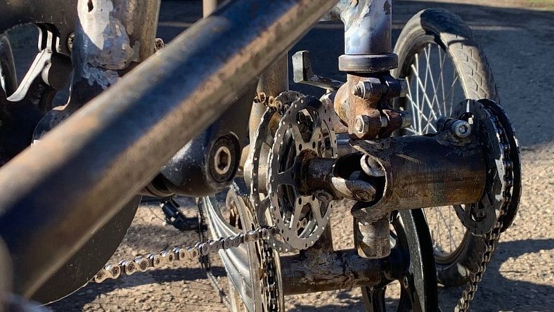 Дед Мороз шокировал зимней велопрогулкой под снегопадом в Щелкове