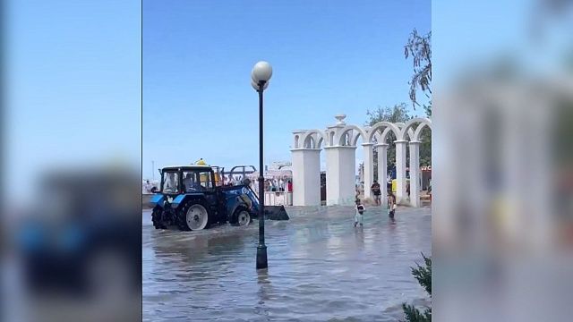 Улицы Анапы затопило из-за залпового ливня