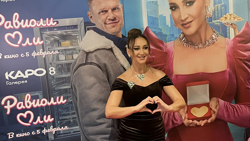 Бузова, Кадышева и Инстасамка вошли в топ популярных певиц