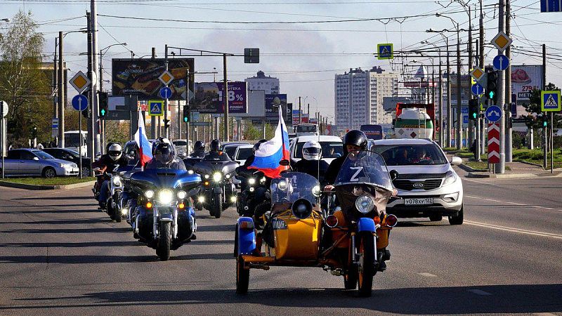 В Краснодаре провели патриотический мотозаезд с участием ретро-техники