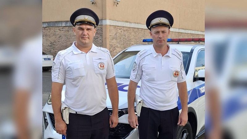 Сотрудники ДПС помогли отцу доставить больного ребёнка в больницу в Сочи