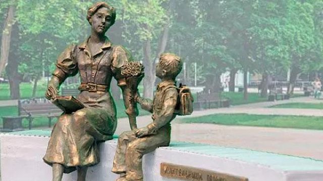 В Краснодаре завершается голосование за проект памятника первой учительнице. Фото: пресс-служба администрации Краснодара