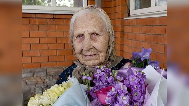 Вениамин Кондратьев поздравил ветерана ВОВ со 101-летием из Белореченска
