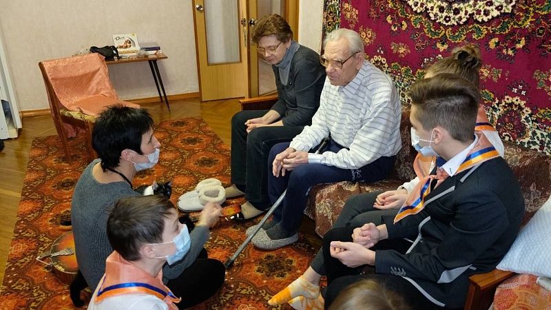 Кондратьев поздравил с днем рождения ветерана Лоншакова из Туапсинского округа