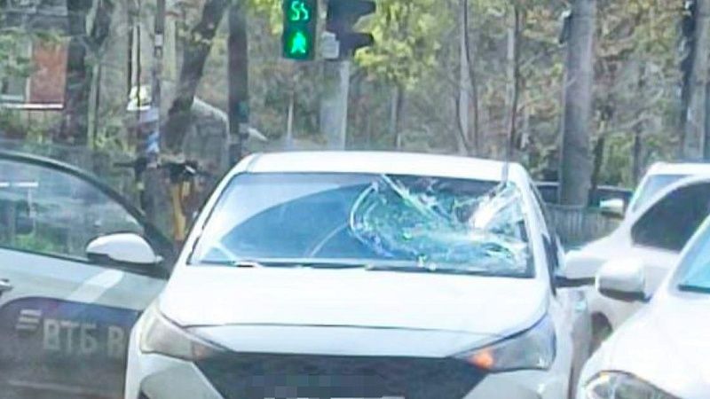 Таксист сбил пешехода в центре Краснодара