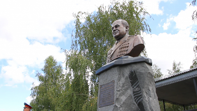 Памятник Герою России Виктору Казанцеву открыли в Краснодаре 