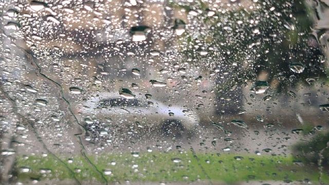 Синоптик Вильфанд предупредил о надвигающихся дождях с градом на Кубани