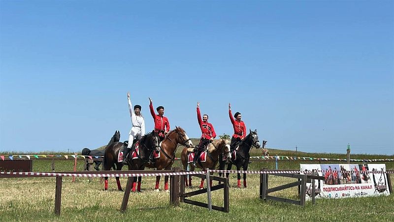 Руководители Краснодара поздравили горожан с Днём кубанского казачества
