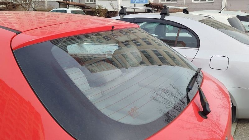 СМИ: автомобиль с украинскими номерами тараном прорвался через КПП в Молдавию