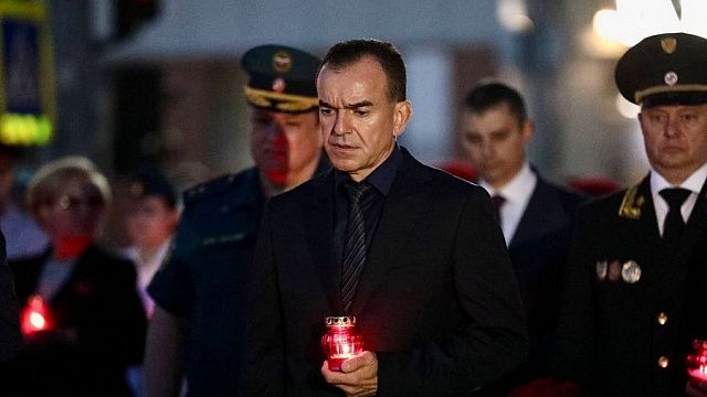 Акция «Свеча памяти» прошла в Краснодаре в День памяти и скорби