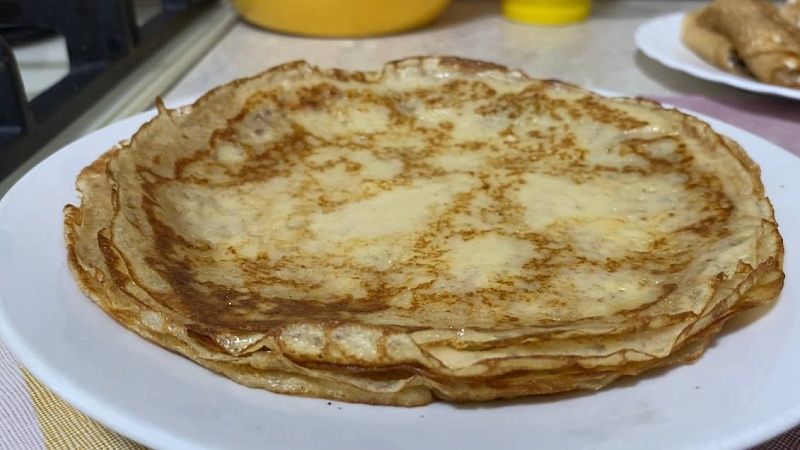 Нутрициолог Гузман назвала безопасную порцию блинов для организма 