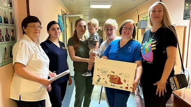 В ДККБ Краснодара установили 6 коробок с игрушками для больных детишек