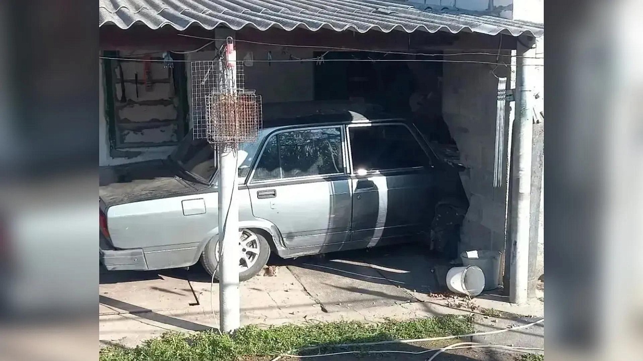 Пьяный водитель заплатит за ремонт поврежденного в ДТП дома на Кубани