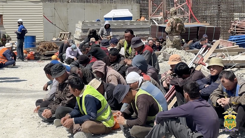 Более полусотни мигрантов без документов выявили в Новороссийске