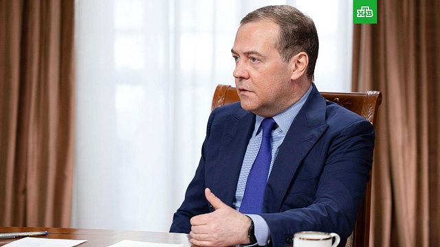 Медведев заявил, что прямого конфликта с НАТО избежать всё сложнее 