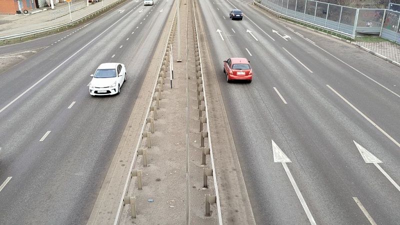 По двум мостам ограничили движение большегрузов на Кубани