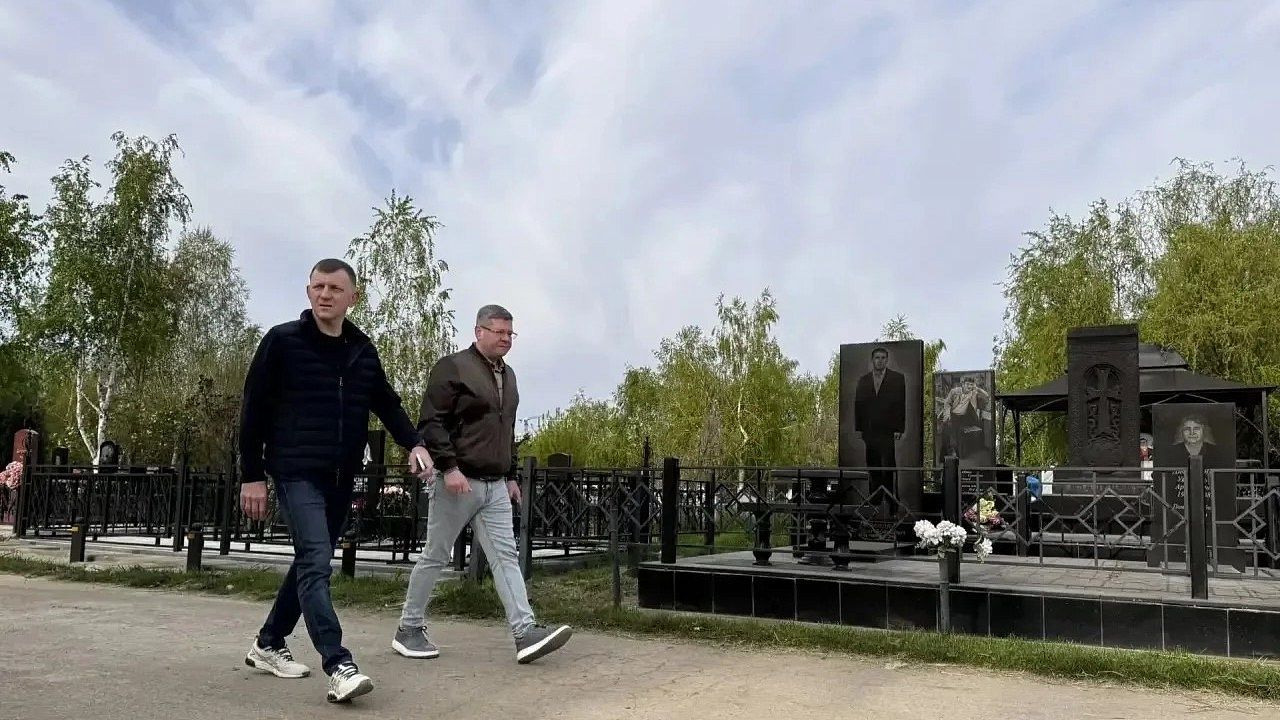 Наумов проверил санитарное состояние микрорайона и кладбищ в Краснодаре