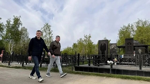 Наумов проверил санитарное состояние микрорайона и кладбищ в Краснодаре