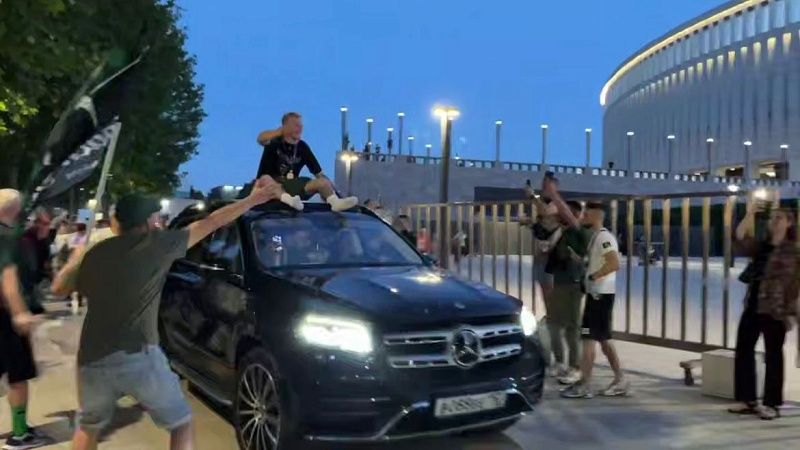 Автомобиль нападающего ФК «Краснодар» Кривцова остановили сотрудники ДПС 