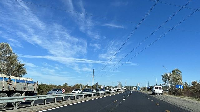 Затор на М-4 «Дон» сковал движение к Черному морю в Горячем Ключе