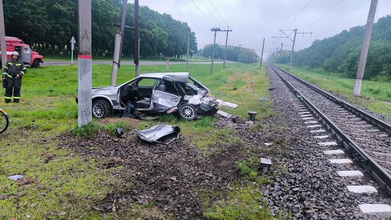 Водитель ВАЗ погиб после столкновения с «Ласточкой» в Динском районе