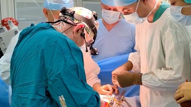 Пять сложнейших операций на легких провели в прямом эфире врачи из Краснодара 