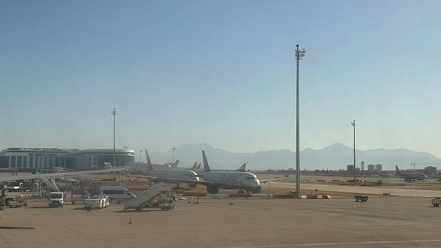 Из-за попавшей в двигатель птицы прервали полет Boeing в аэропорту Улан-Удэ