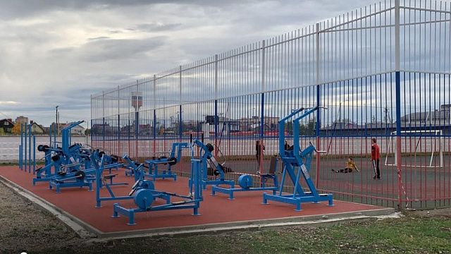 В разных районах Краснодара в ноябре откроются четыре спортплощадки с тренажерами
