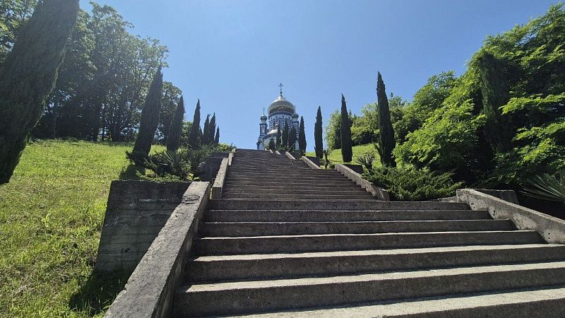 Россияне обвинили депутата в оскорблении верующих из-за картинки с Мавзолеем