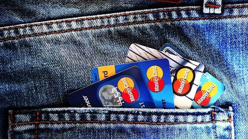 С 10 марта платежные системы Visa и Mastercard временно перестают работать в России