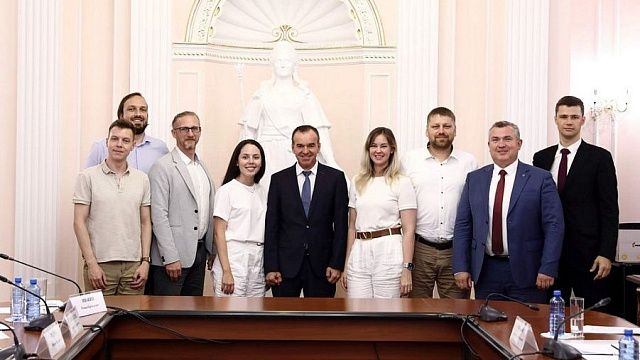 Кондратьев встретился с победителями регионального этапа конкурса управленцев «Лидеры России»