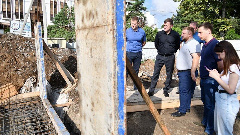 Глава Краснодара посетил дорожные стройки на Тургенева и Красных Партизан и не всем остался доволен
