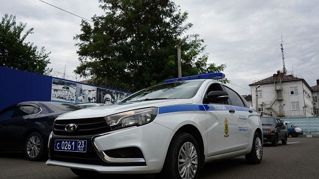В Краснодаре мошенник пообещал женщине оформить загранпаспорт и похитил у нее 120 тысяч рублей