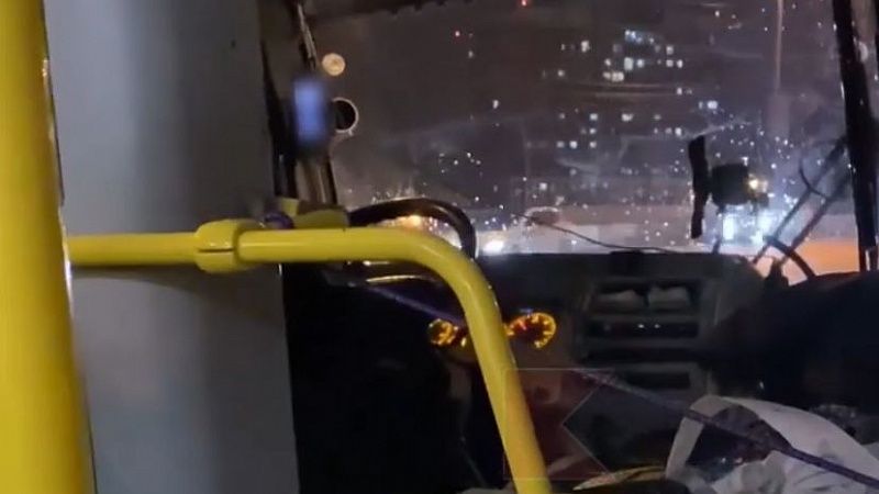 В Краснодаре водителя автобуса уволили за жалобу на просмотр им порнографии. С перевозчиками проведут беседу