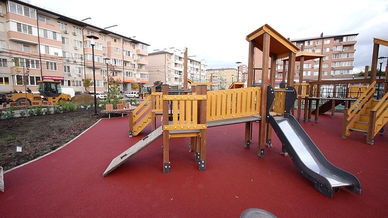 Неделя в Краснодаре 02.11.25: Сквер в Российском, 400 миллионов на свет, День народного единства