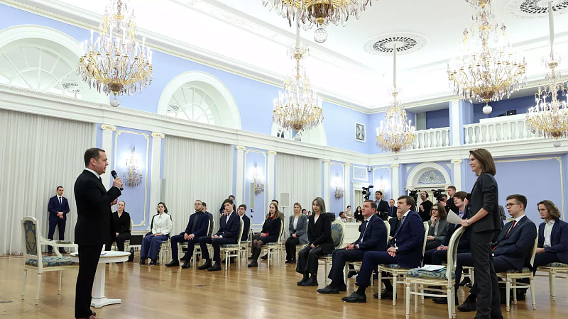 Дмитрий Медведев допустил точечные изменения в Конституции РФ 