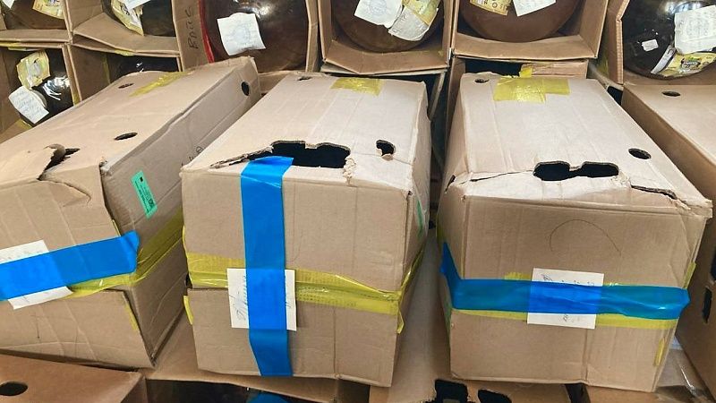 Полицейские изъяли около тонны нелегального алкоголя в Сочи 