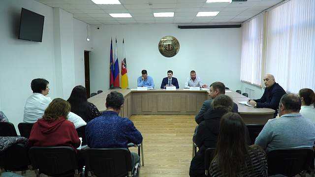Власти провели встречу с председателями СНТ. Фото: телеканал «Краснодар»