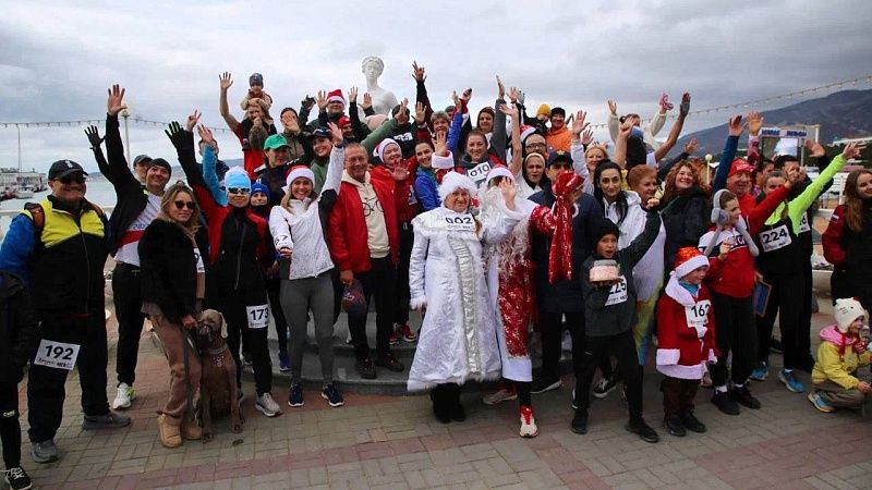 Более 300 человек приняли участие в оздоровительном забеге 1 января в Геленджике