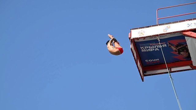 Международный фестиваль по хай-дайвингу «Крылья мира» впервые прошел в Сочи