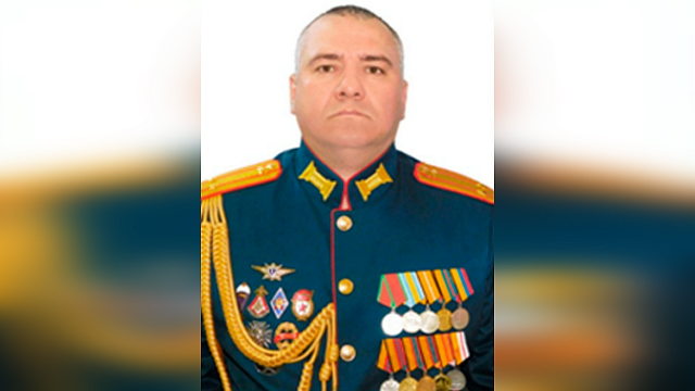 Командир группы российских военных вытащил из подбитой машины сослуживцев и 4 дня вел их в пункт дислокации