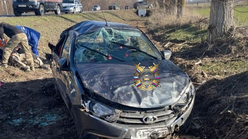 Неопытный водитель не справился с управлением и улетел в кювет на Кубани