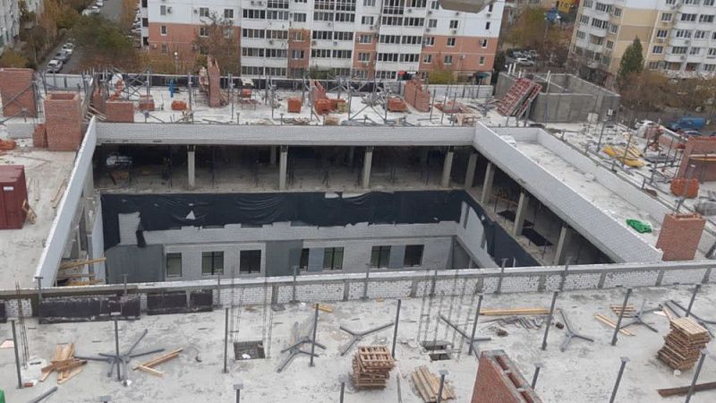 Школа на 1500 мест по улице Байбакова готова на 35%