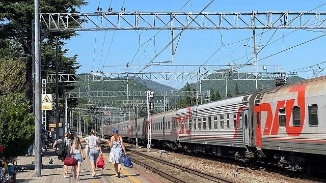 РЖД восстановили движение большей части поездов на Черноморском побережье  