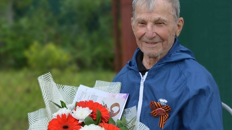 Ветеран войны Леонид Косенко встретил 100-летие