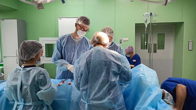 Кубанские медики сохранили беременность женщины из Нигерии, проведя сложную операцию 