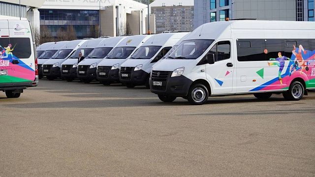 Районы Краснодарского края получили 36 новых спортивных автобусов