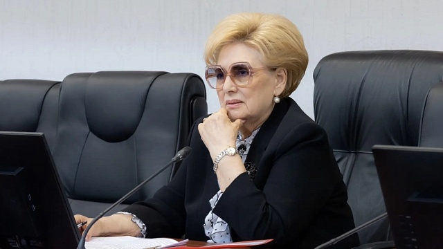 Мэр Краснодара Наумов поздравил председателя Гордумы Галушко с днем рождения