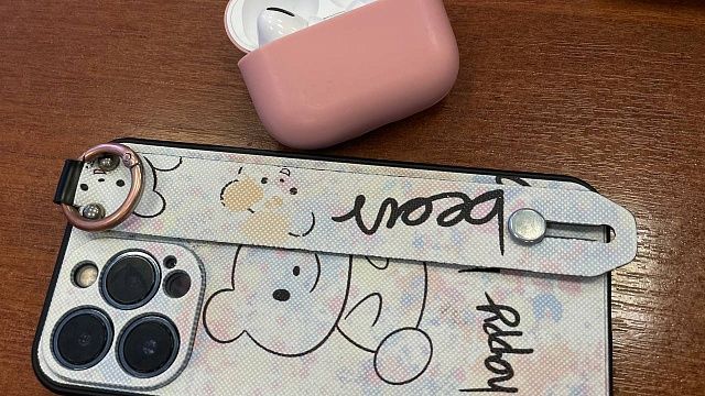 Школьникам могут запретить использовать телефоны на уроках в Петербурге